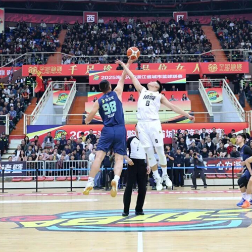燃情賽場，籃下爭鋒！兔寶寶為浙 BA 湖州隊熱血護航